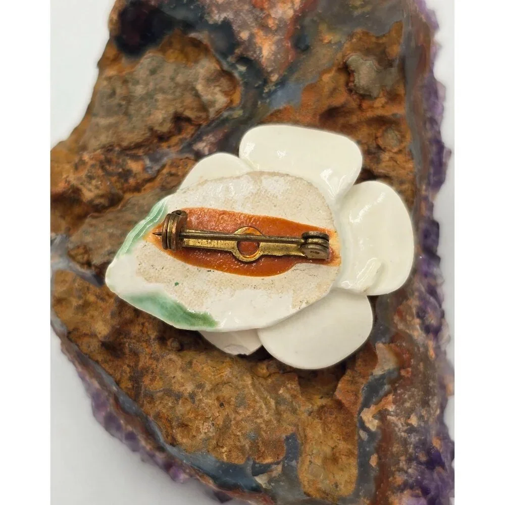 Vintage White Magnolia Porcelain Flower Brooch With Gold-Tone Center Leaf Detail - Picture 5 of 7